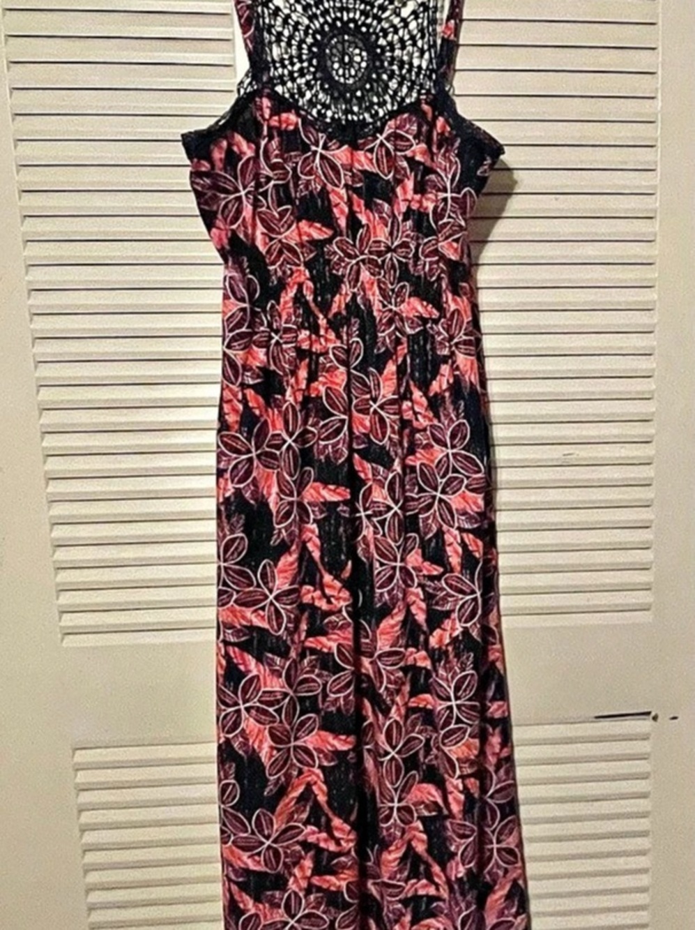 teeze me Floral Maxi Dress in Navy & Red Size Small